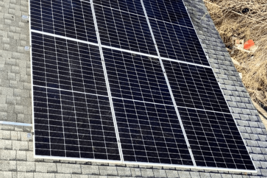 are there self sustaining solar powered buildings
