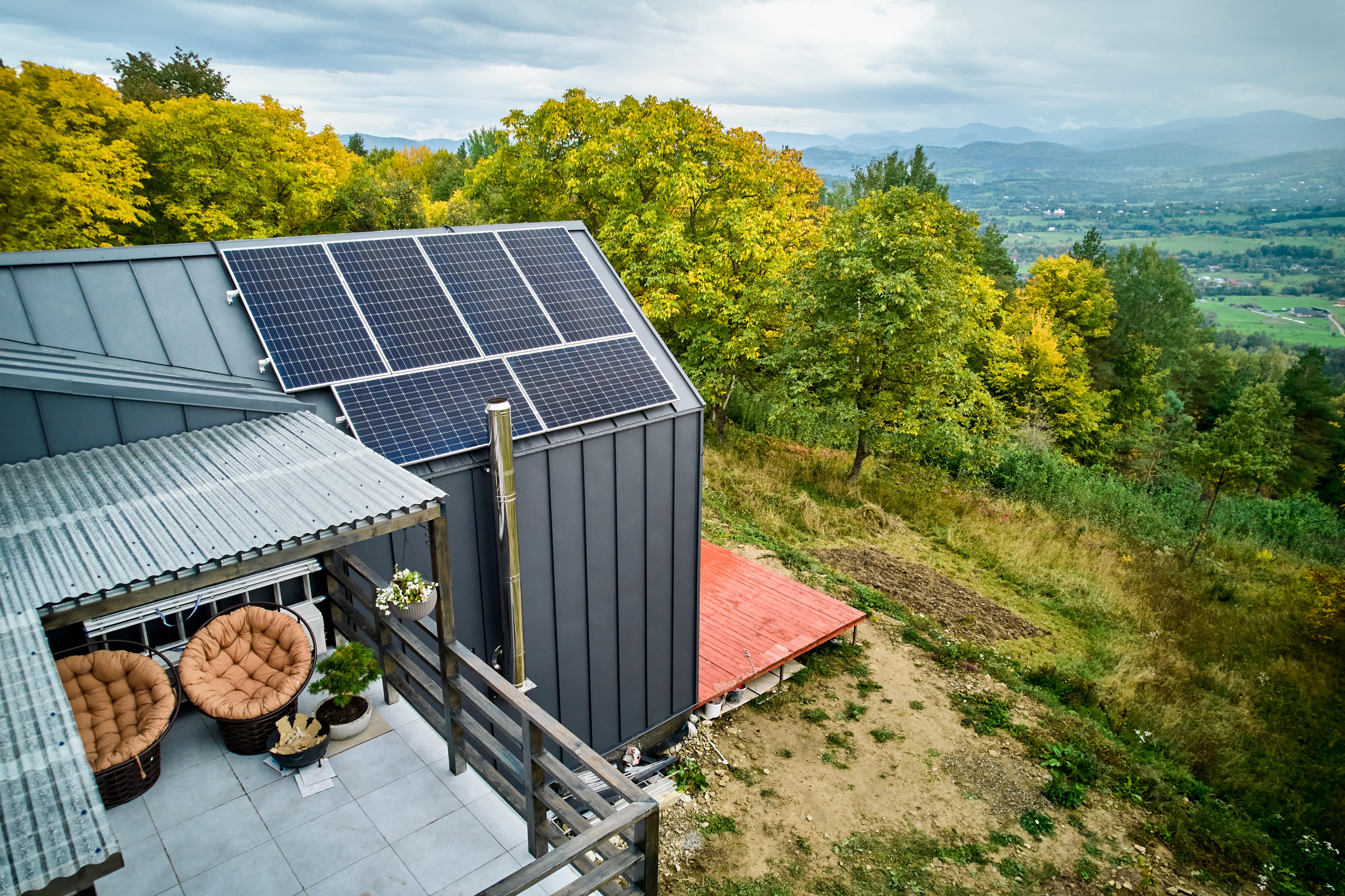 solar panels on a house off the grid