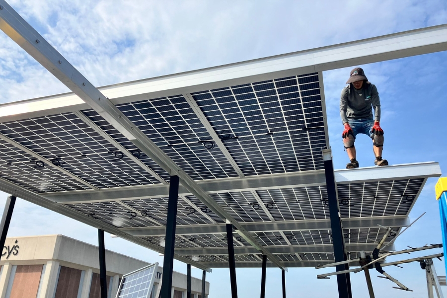 solar pro main commercial rooftop solar installation solar panel installer on commercial rooftop